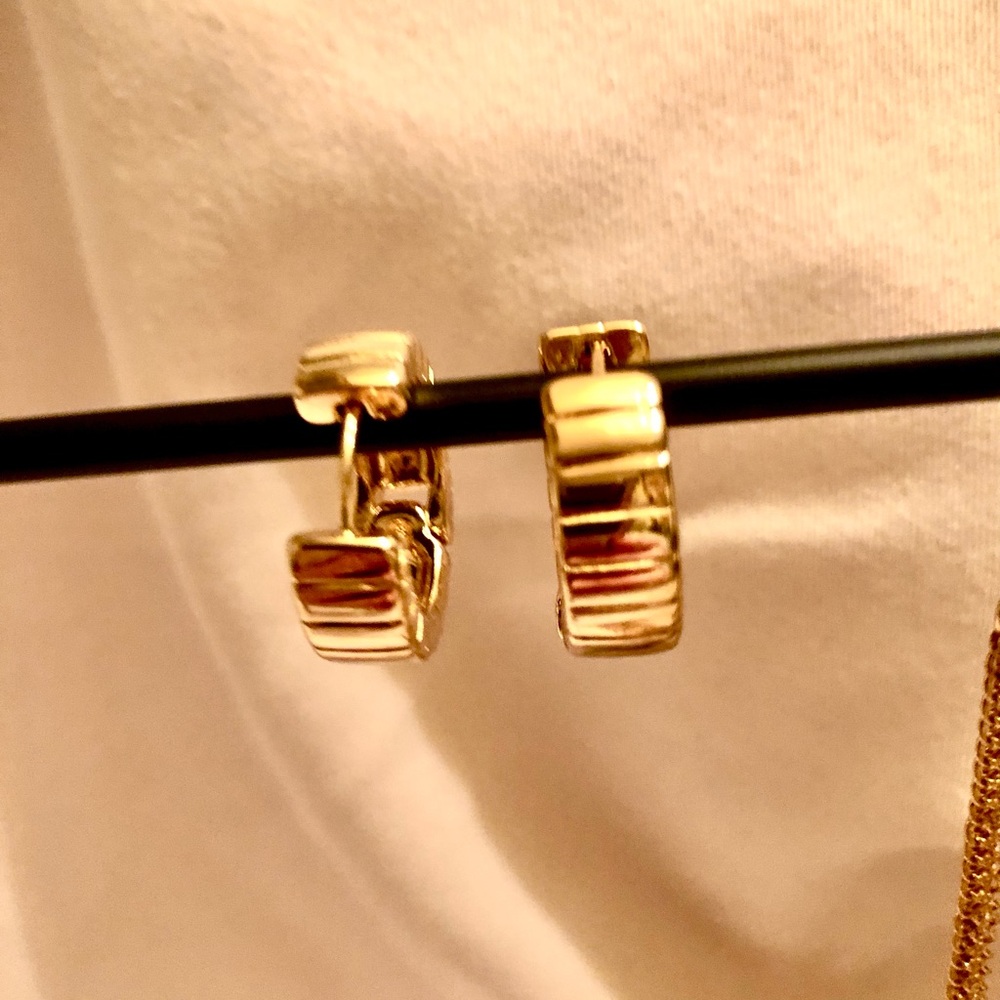 Gold Elegant Jewelry Set - Picture 3 of 7